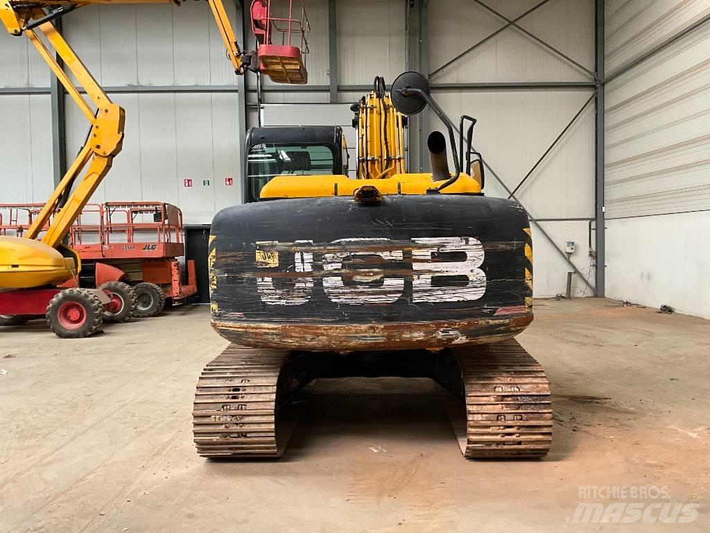 JCB JS 145 LC حفارات زحافة