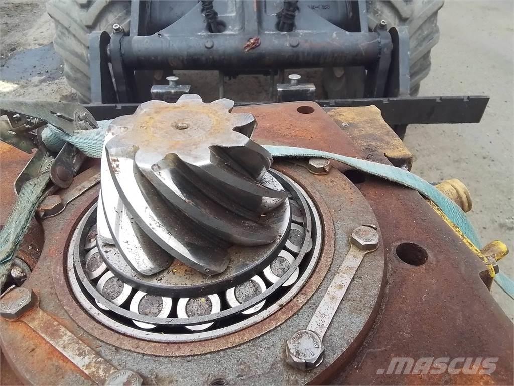 Volvo BM 868 أجهزة نقل