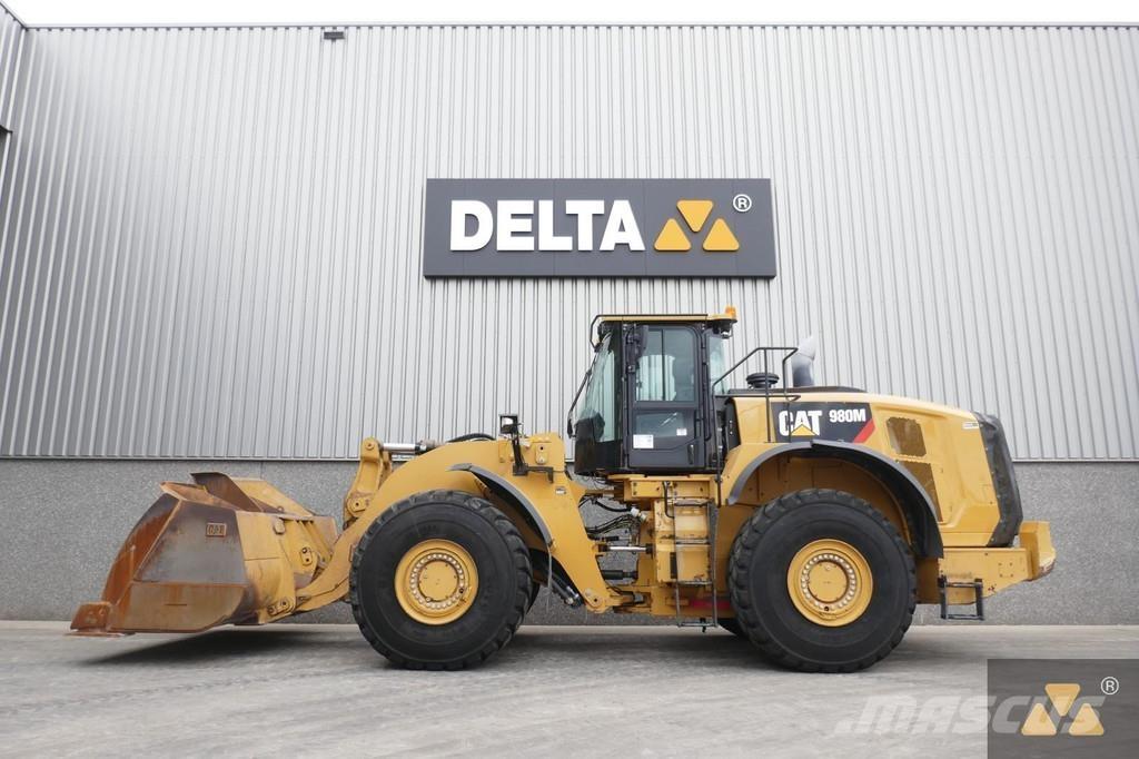 CAT 980M لوادر بعجل