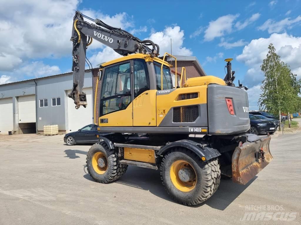 Volvo EW 140 D حفارات بعجل