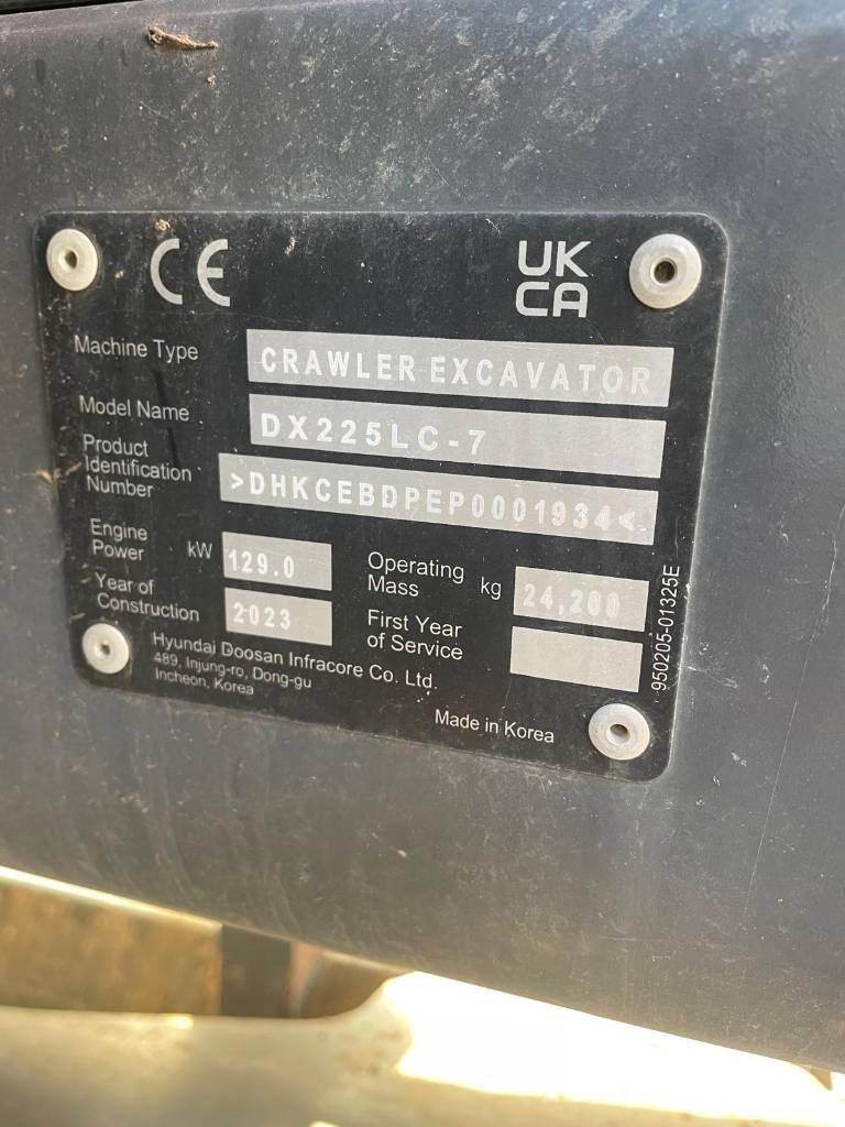 Doosan DX225LC-7 حفارات زحافة
