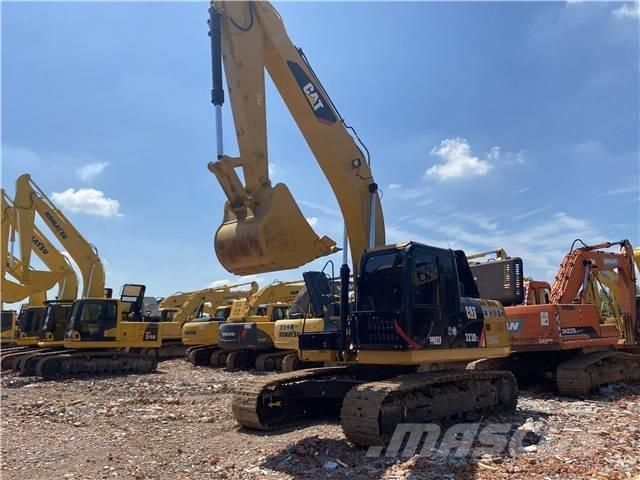 CAT 323D2L حفارات زحافة