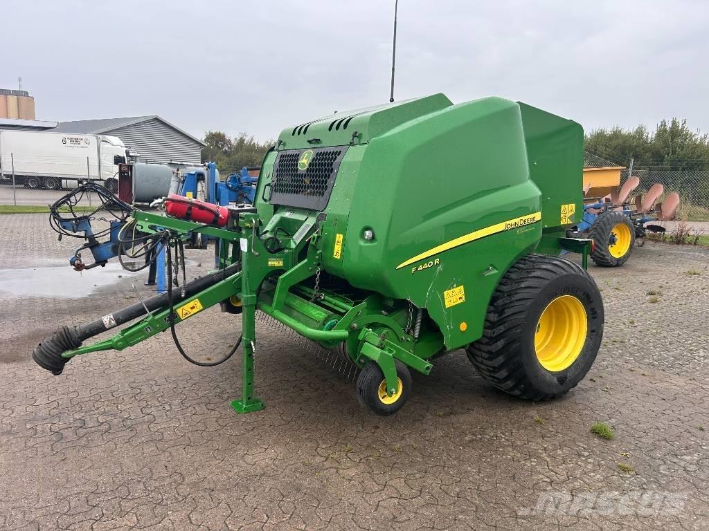 John Deere F 440 محزمات مستديرة