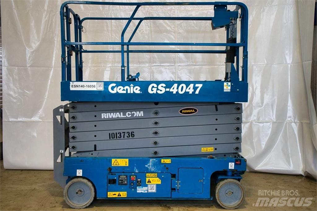 Genie GS4047 رافعات مقصية الشكل