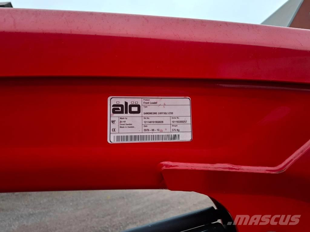 Massey Ferguson 5713 الجرارات