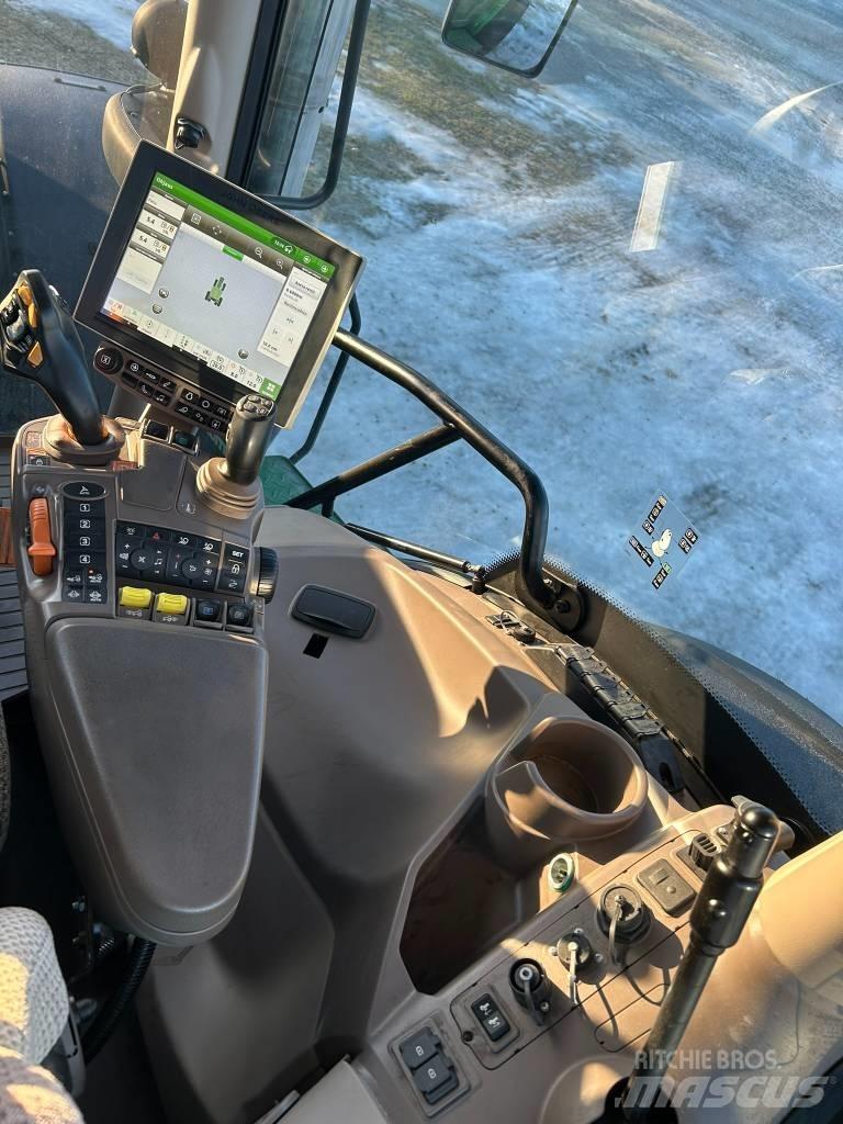 John Deere 6250 R الجرارات