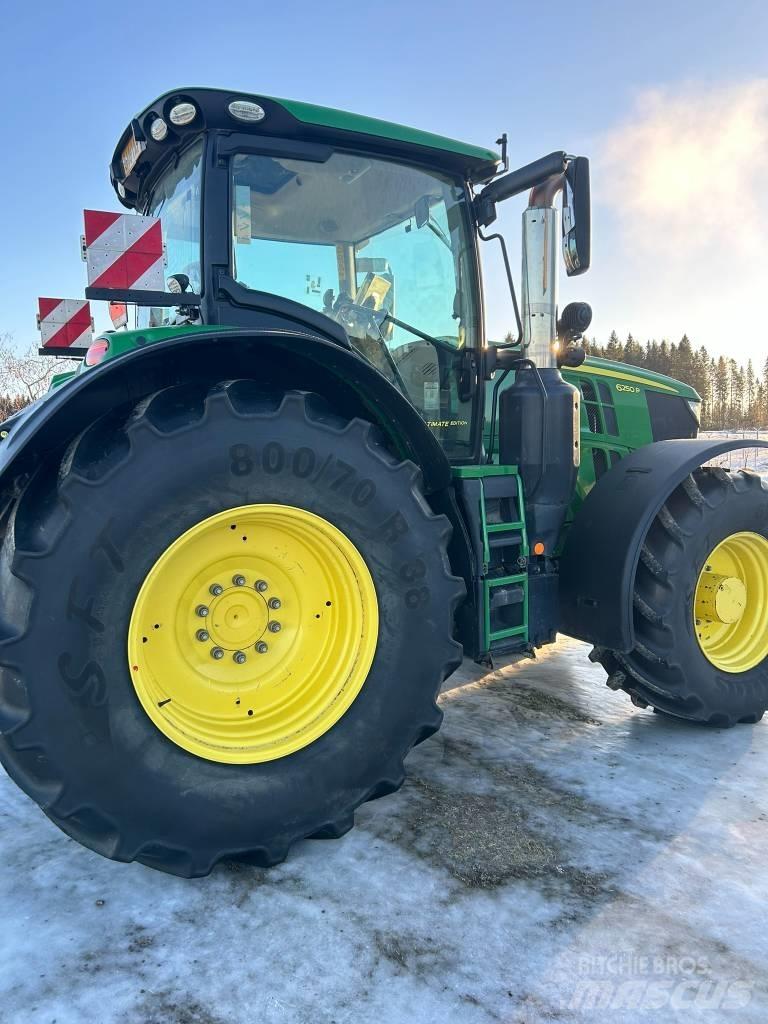 John Deere 6250 R الجرارات