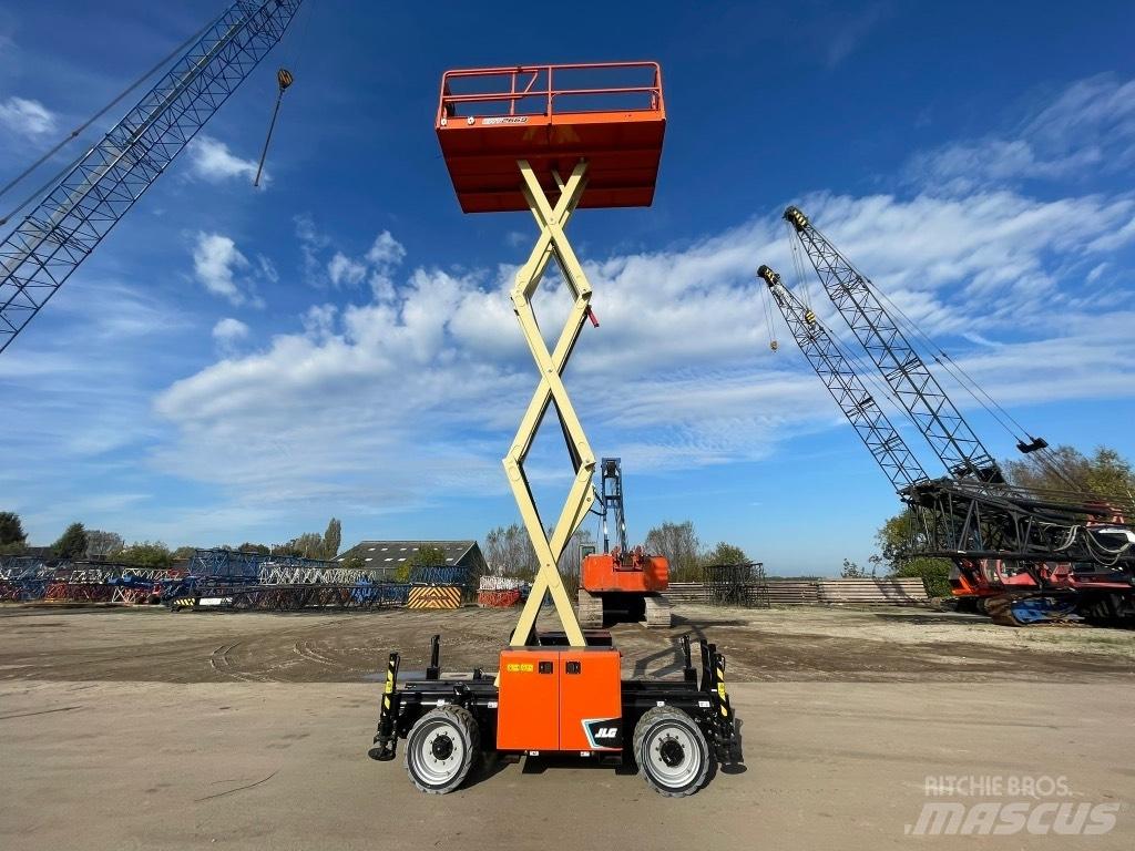 JLG ERT 2669 رافعات مقصية الشكل