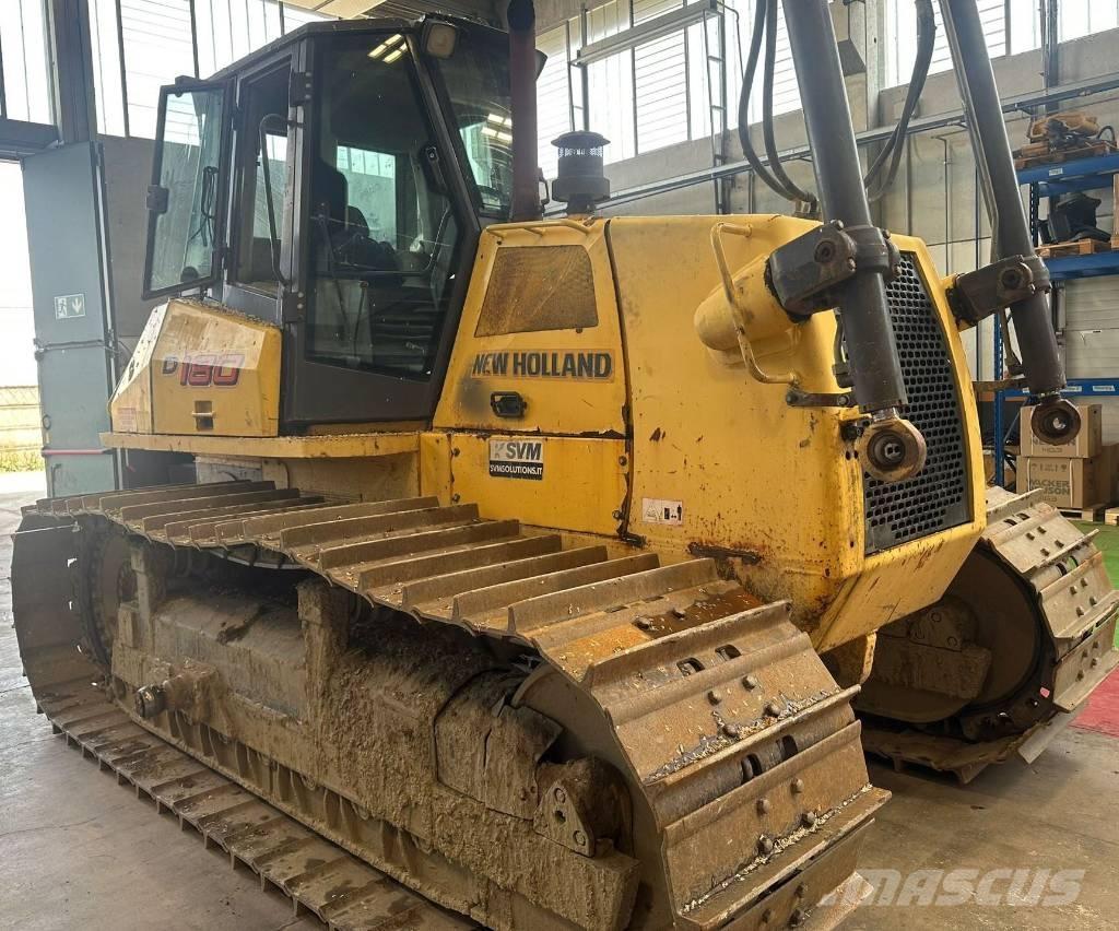 New Holland D 180 بلدوزرات مجنزرة