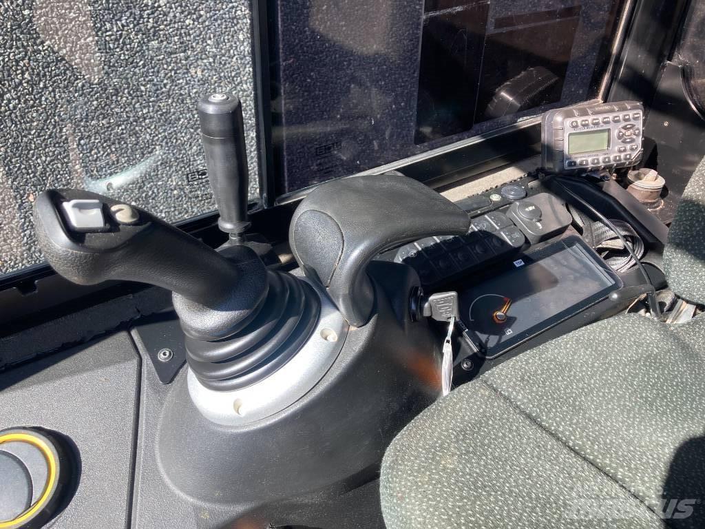 JCB 19 C-1 حفارات صغيرة أقل من 7 طن (حفارات صغيرة)
