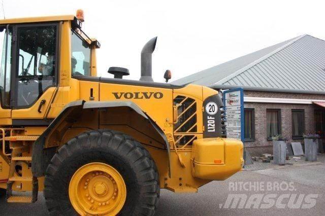 Volvo L 120 F لوادر بعجل