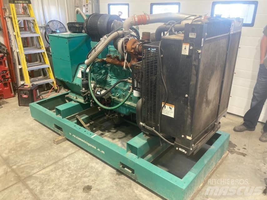 Cummins 105kW مولدات ديزل