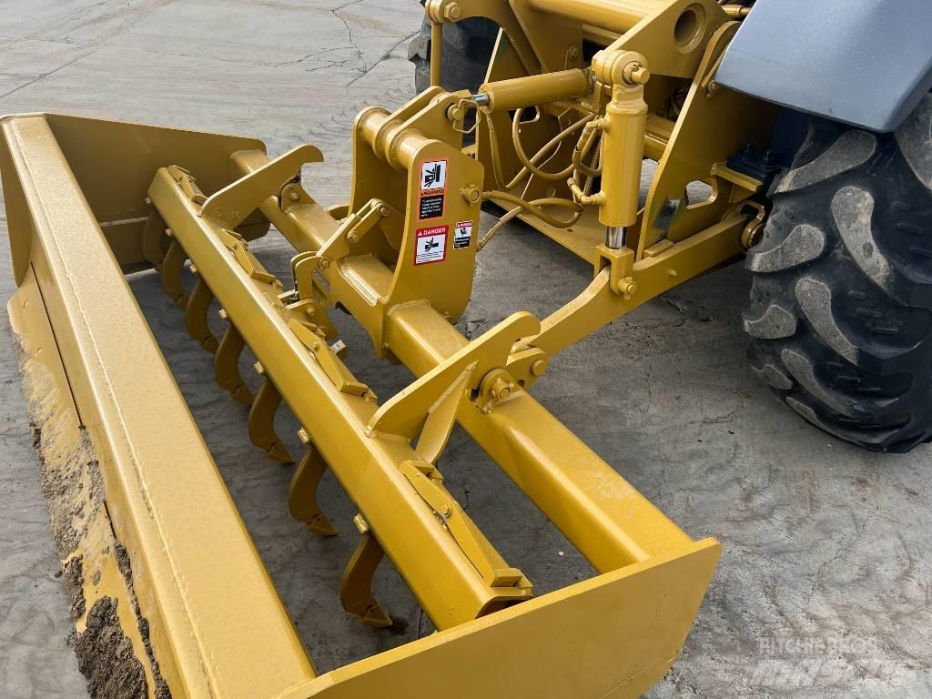 John Deere 210L EP لوادر وحفارات أمامية