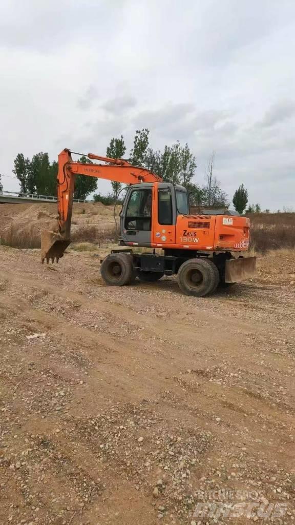 Hitachi ZX130W حفارات بعجل