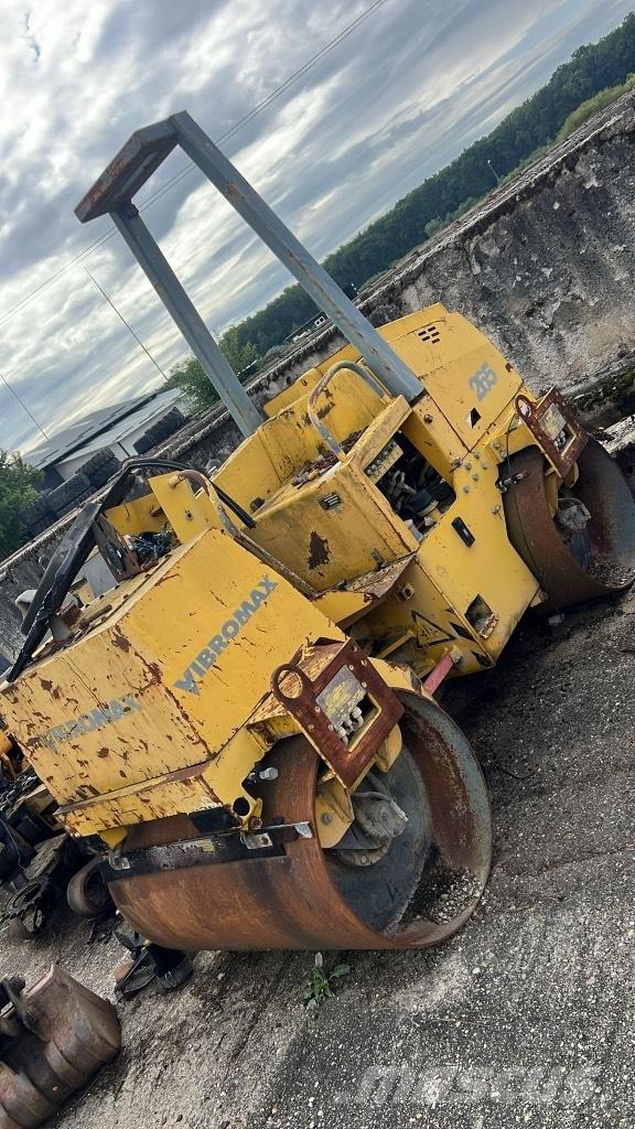 Vibromax W265 محور العجلة