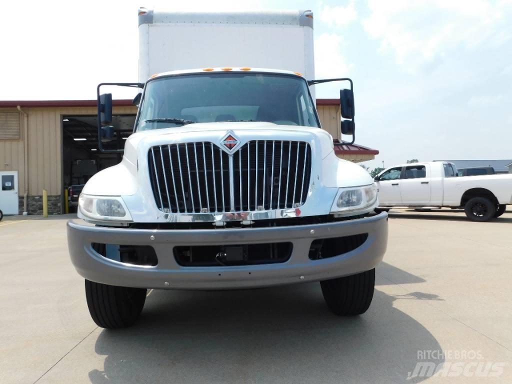 International 4300 شاحنات الحاويات