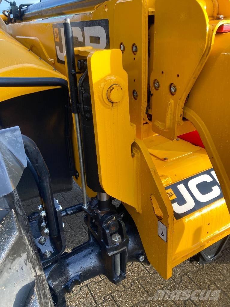 JCB 535-95 مناولات متداخلة