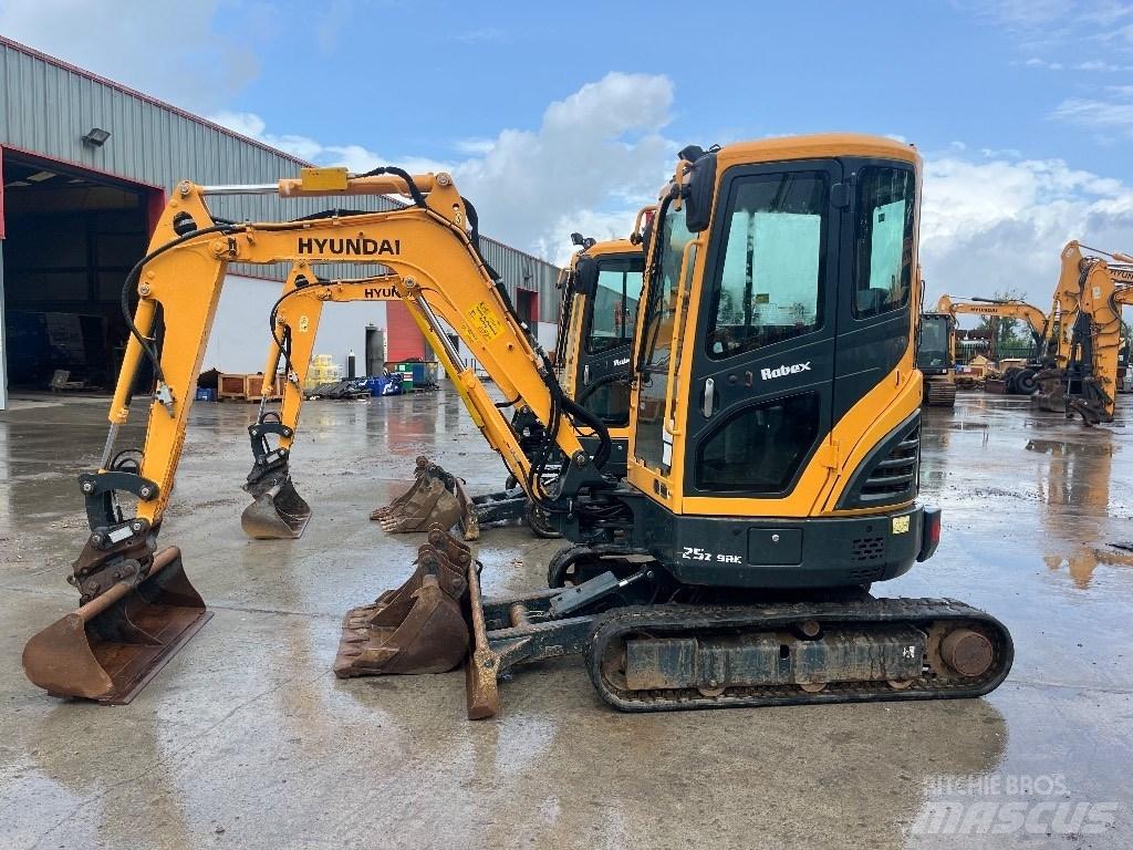 Hyundai R25Z-9 AK حفارات صغيرة أقل من 7 طن (حفارات صغيرة)