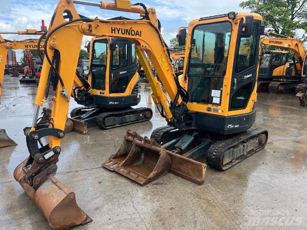 Hyundai R25Z-9 AK حفارات صغيرة أقل من 7 طن (حفارات صغيرة)