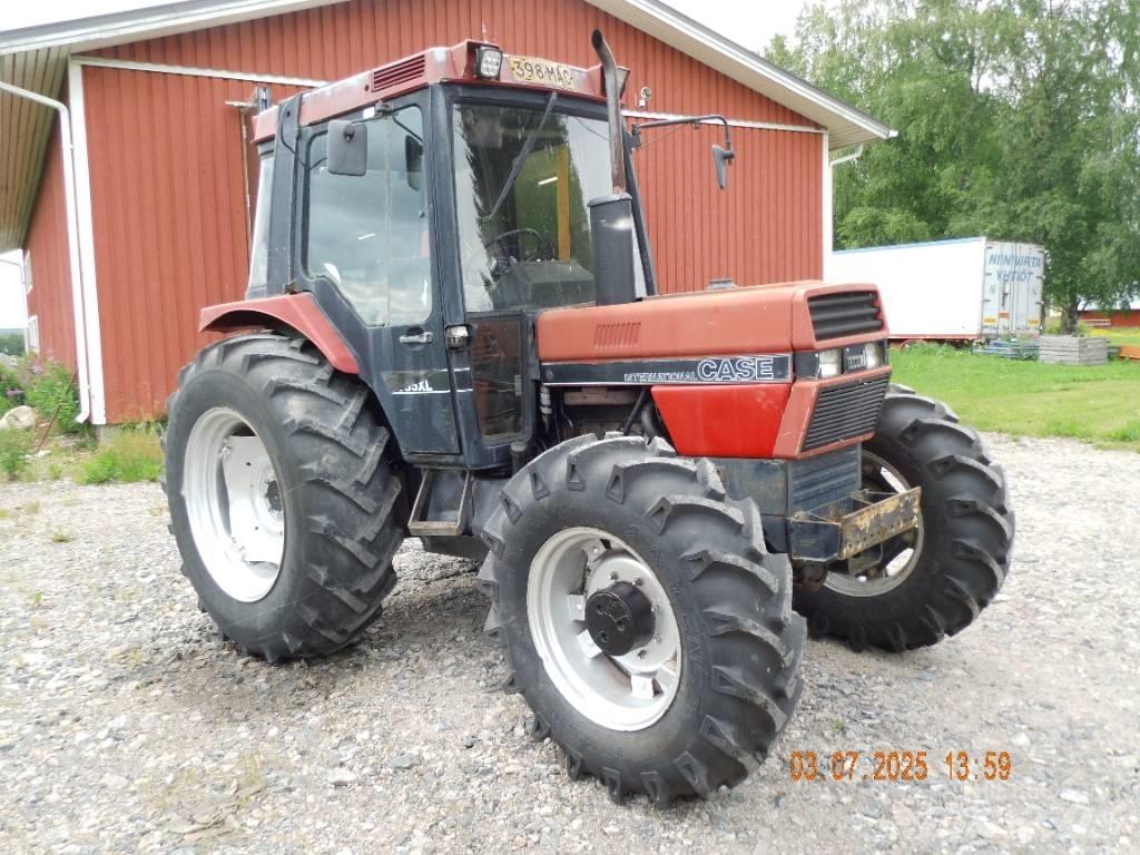 Case IH 685 XL الجرارات