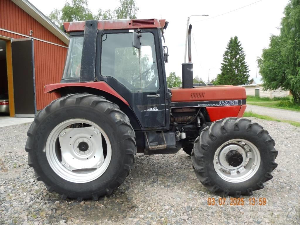 Case IH 685 XL الجرارات