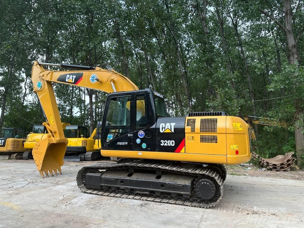 CAT 320D حفارات زحافة