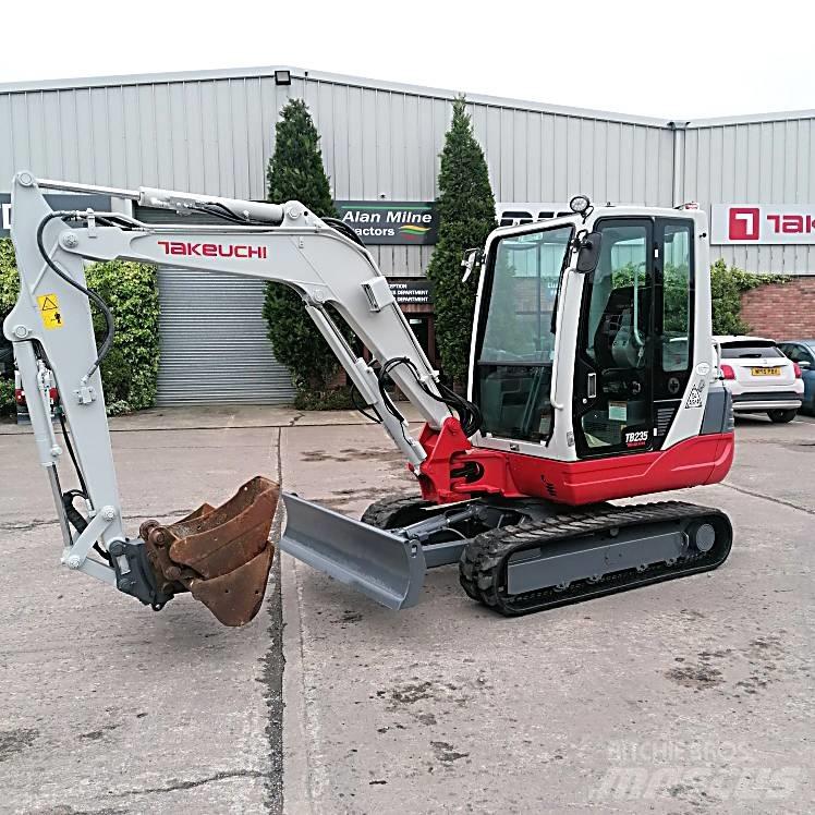 Takeuchi TB235 حفارات صغيرة أقل من 7 طن (حفارات صغيرة)