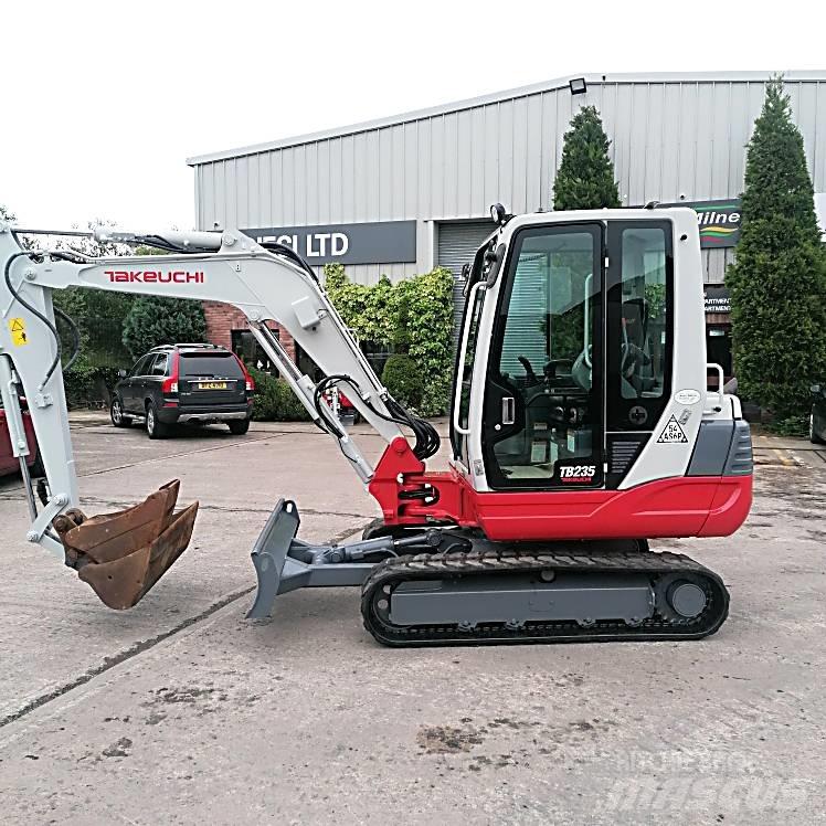 Takeuchi TB235 حفارات صغيرة أقل من 7 طن (حفارات صغيرة)