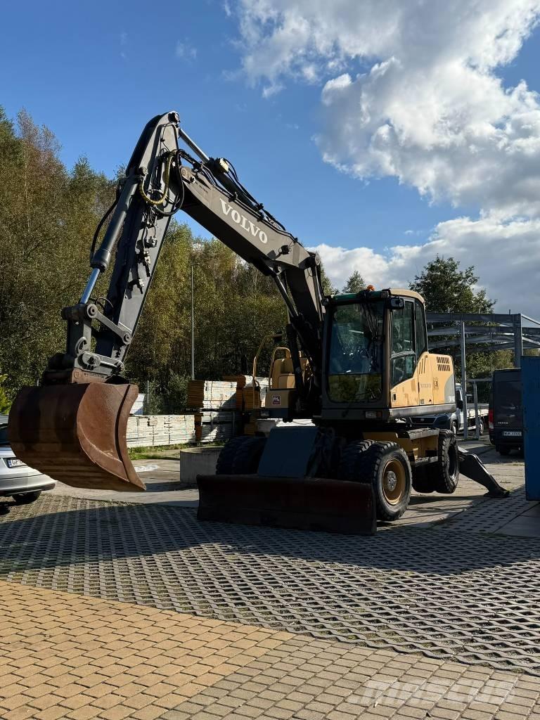 Volvo EW 140 C حفارات بعجل