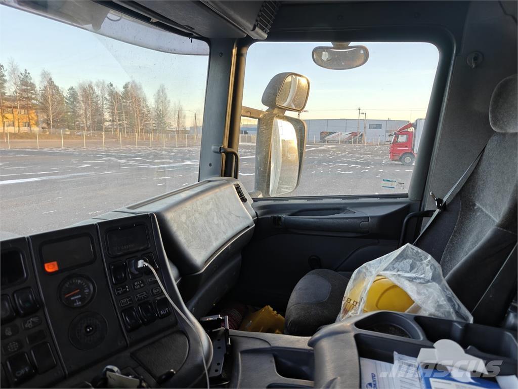 Scania P 94 شاحنات ذات هيكل صندوقي