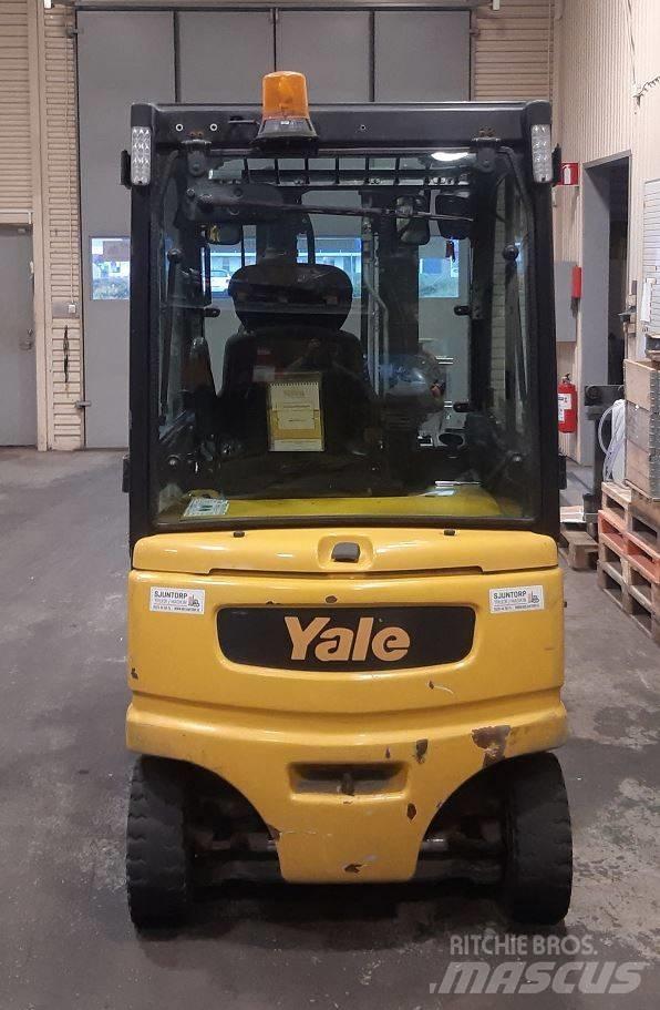 Yale ERP25VL شاحنات ذات رافعات شوكية تعمل بالكهرباء