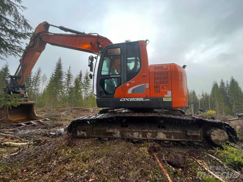Doosan DX 235 LCR-5 حفارات زحافة