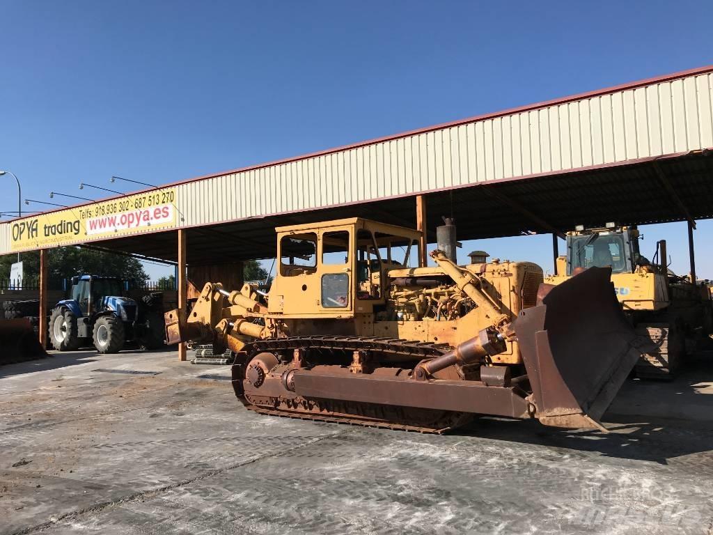 CAT D 8 K TT بلدوزرات مجنزرة