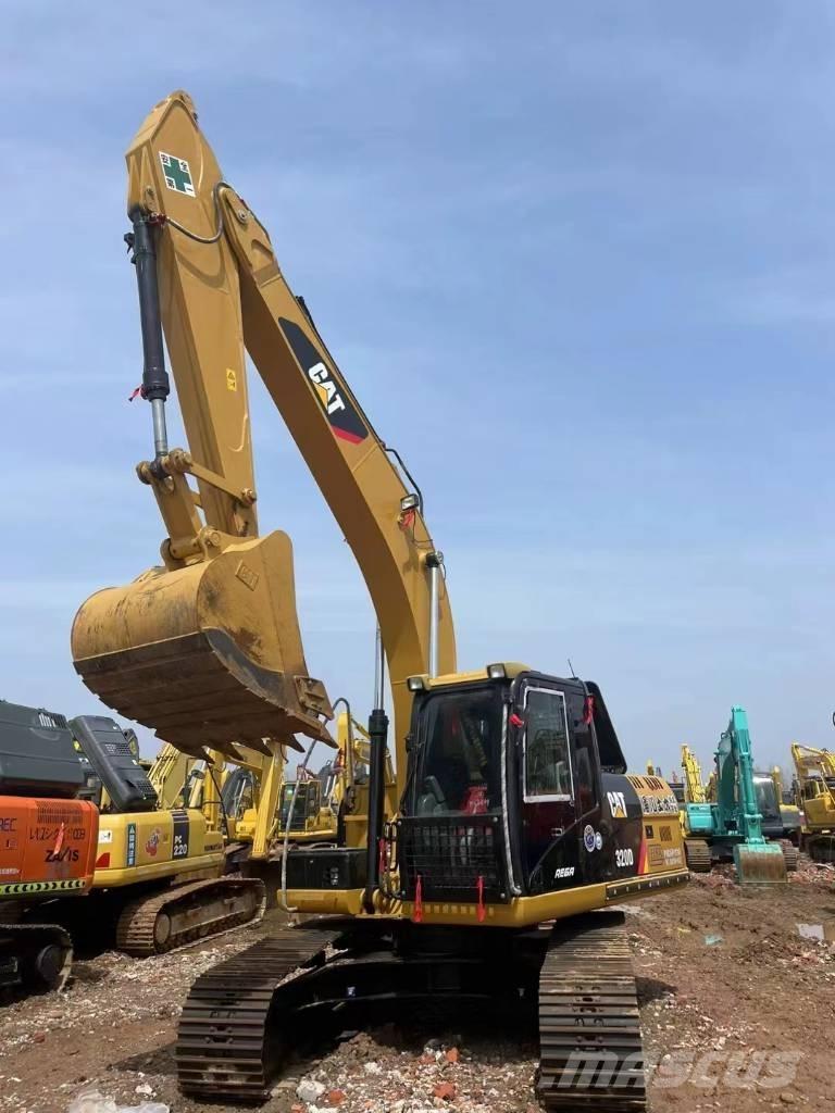CAT 320D حفارات زحافة
