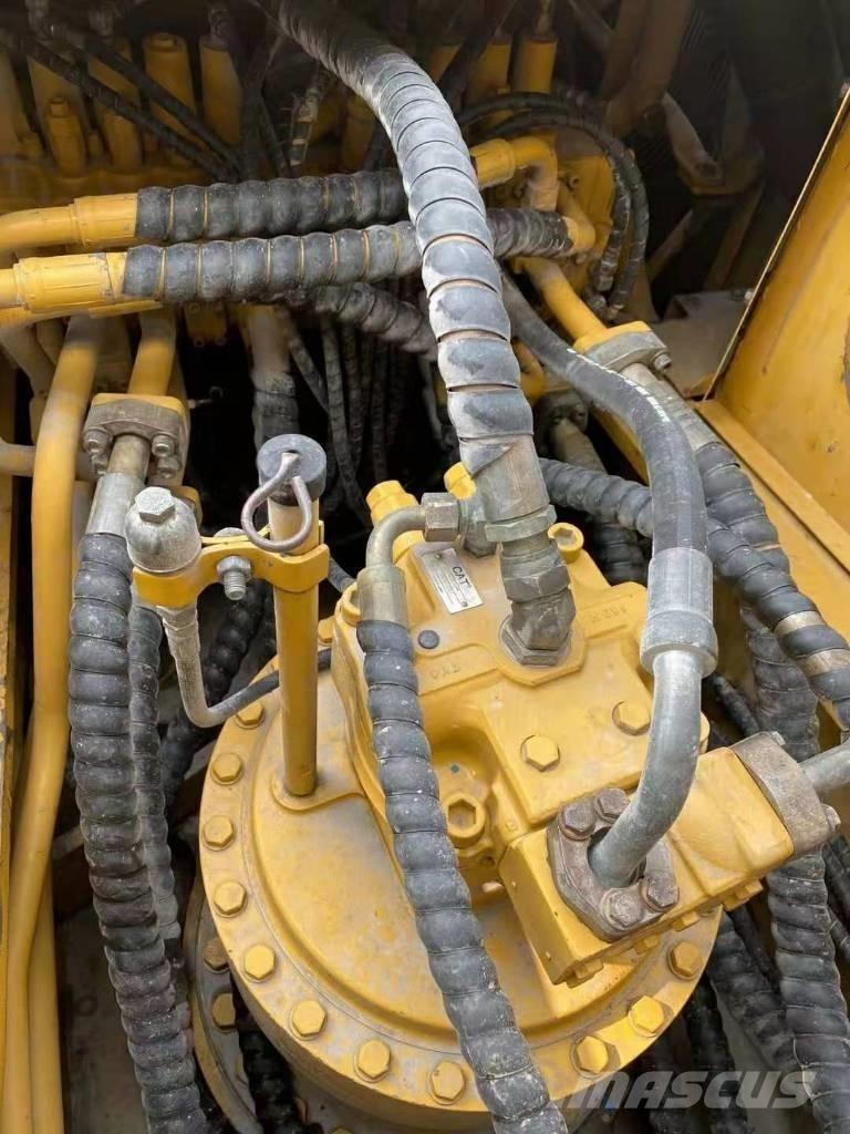 CAT 336 D حفارات زحافة