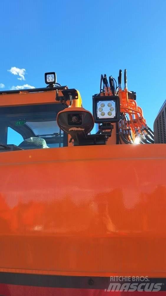 Develon DX 140 LCR-7 حفارات زحافة