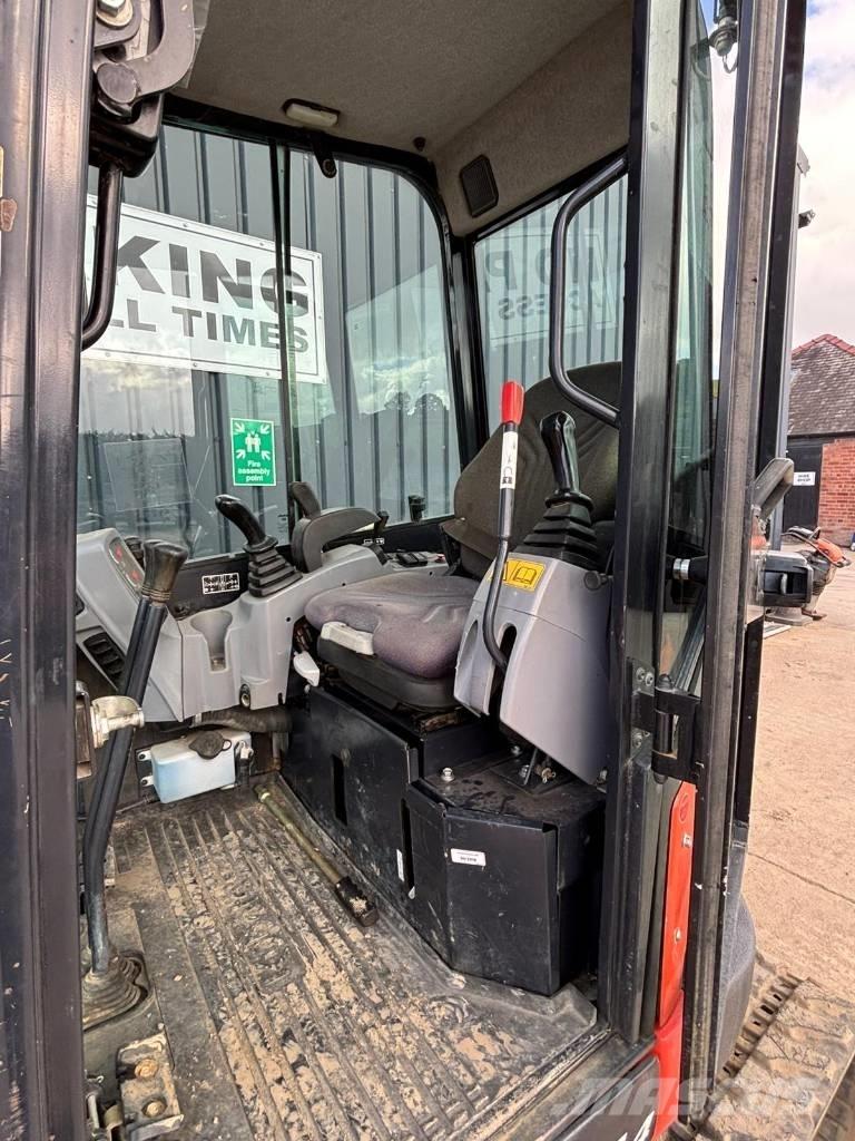 Kubota U 27 حفارات صغيرة أقل من 7 طن (حفارات صغيرة)