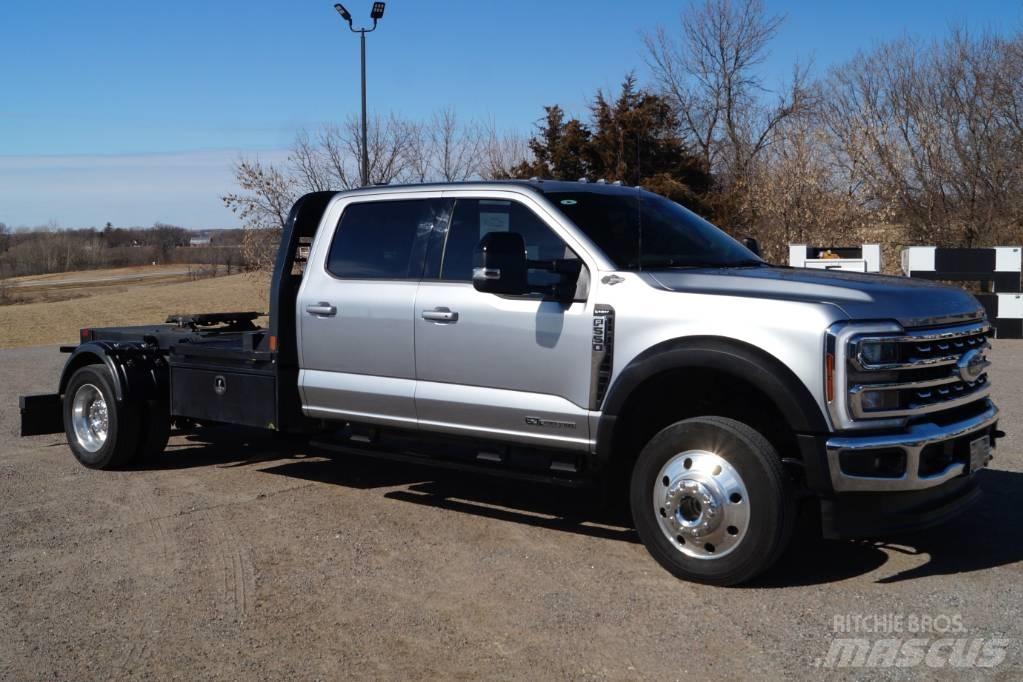 Ford F 550 SD Lariat شاحنات بمقصورة وهيكل