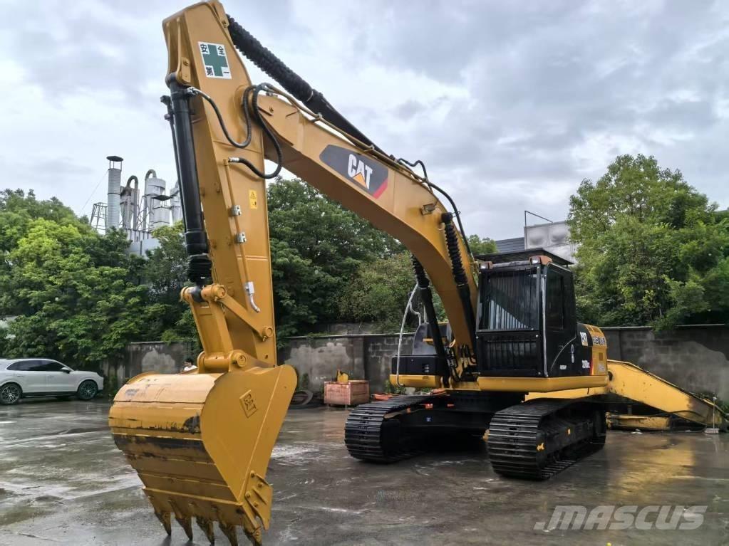 CAT 320 D 2L حفارات زحافة