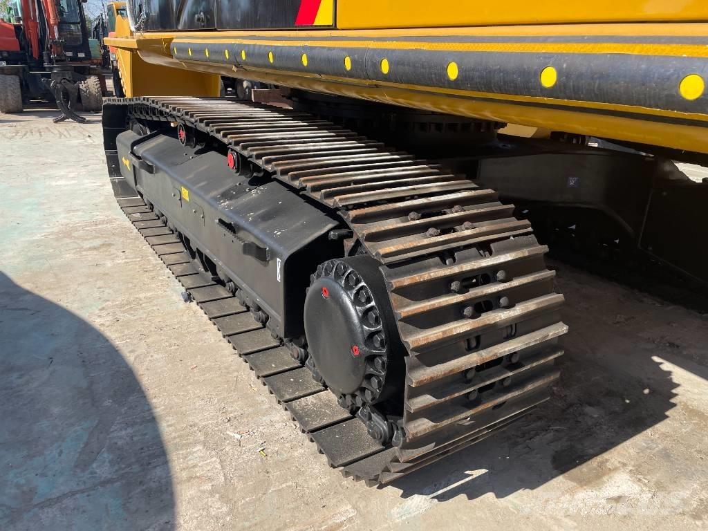 CAT 330 D حفارات زحافة