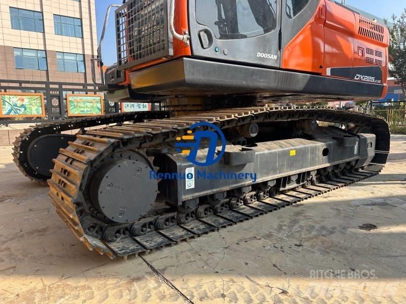 Doosan DX 225 LC-9C حفارات زحافة