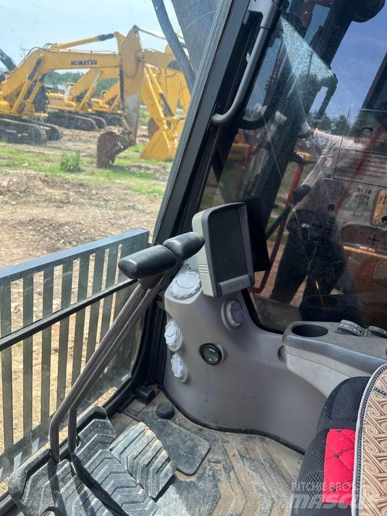 Volvo EC250D حفارات زحافة