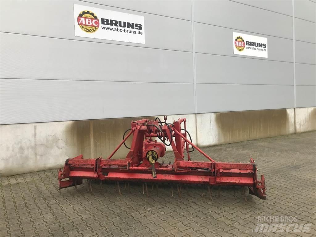 Krone KES 121-3000 الكاسحات وقلابات التربة ذات المحركات