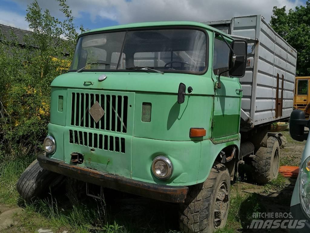 IFA W50 LA الجرارات