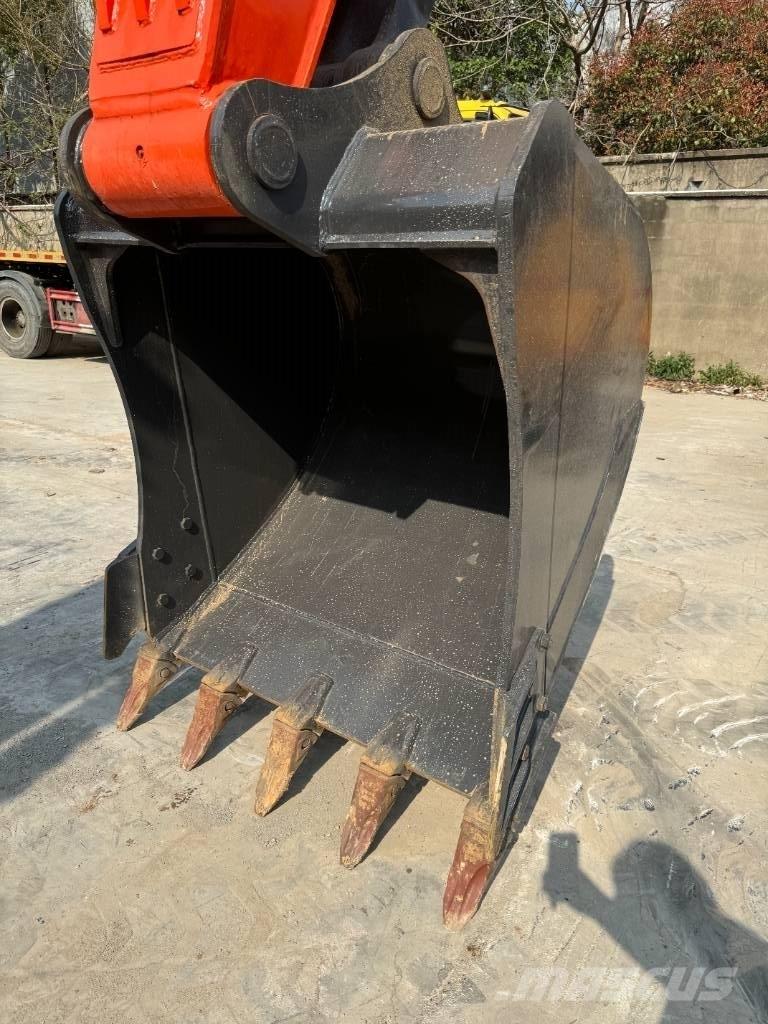 Doosan DX 225 LC حفارات زحافة