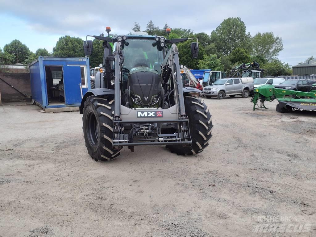 Valtra N155 D الجرارات