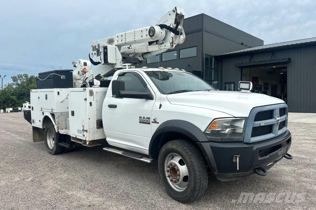 RAM 5500 TRADESMAN المنصات الهوائية المثبتة على شاحنة