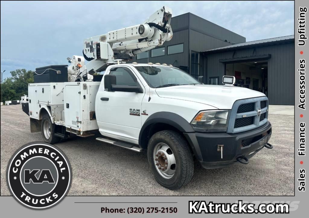RAM 5500 TRADESMAN المنصات الهوائية المثبتة على شاحنة