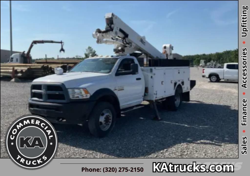 RAM 5500 TRADESMAN المنصات الهوائية المثبتة على شاحنة
