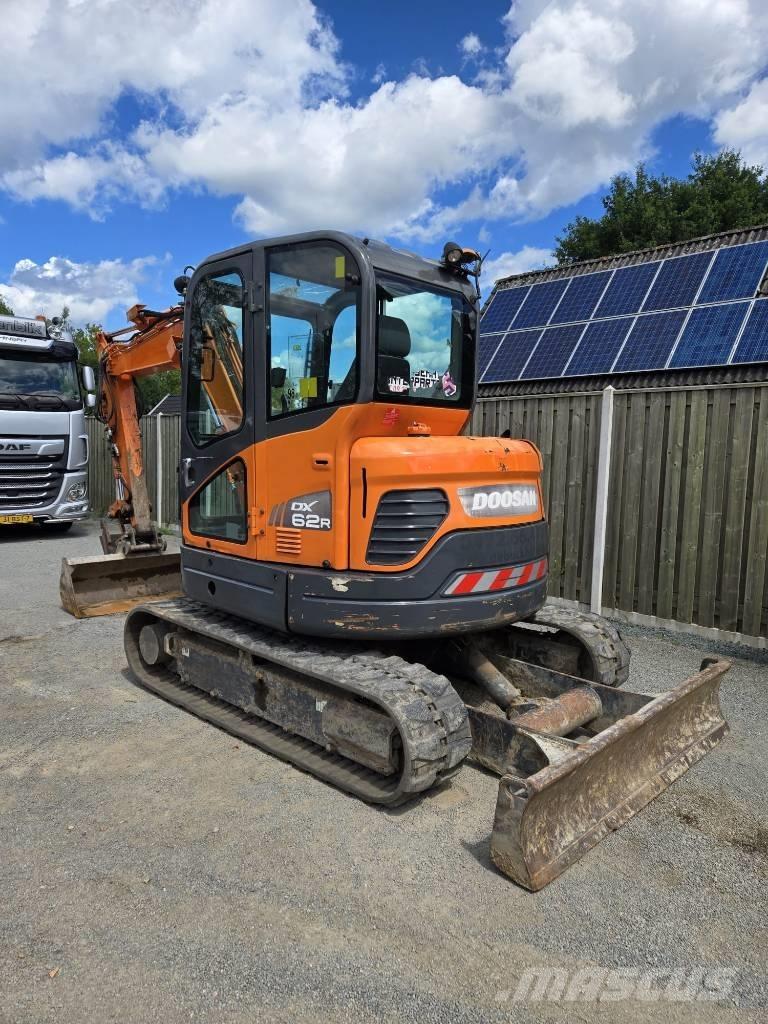 Doosan DX 62 R حفارات صغيرة أقل من 7 طن (حفارات صغيرة)